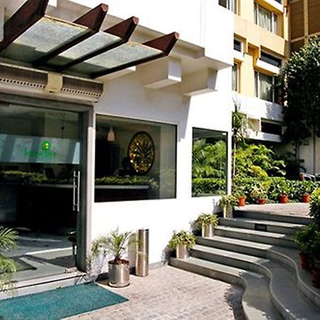 Lemon Tree Hotel, Udyog Vihar, Gurugram Гургаон Екстериор снимка