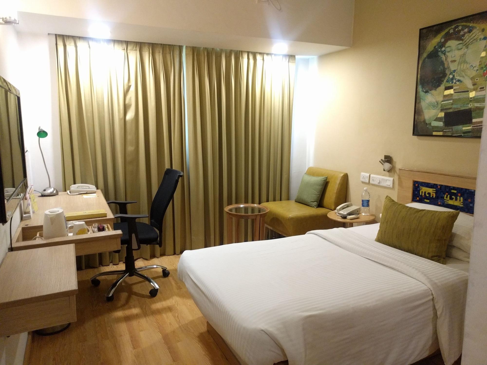 Lemon Tree Hotel, Udyog Vihar, Gurugram Гургаон Екстериор снимка