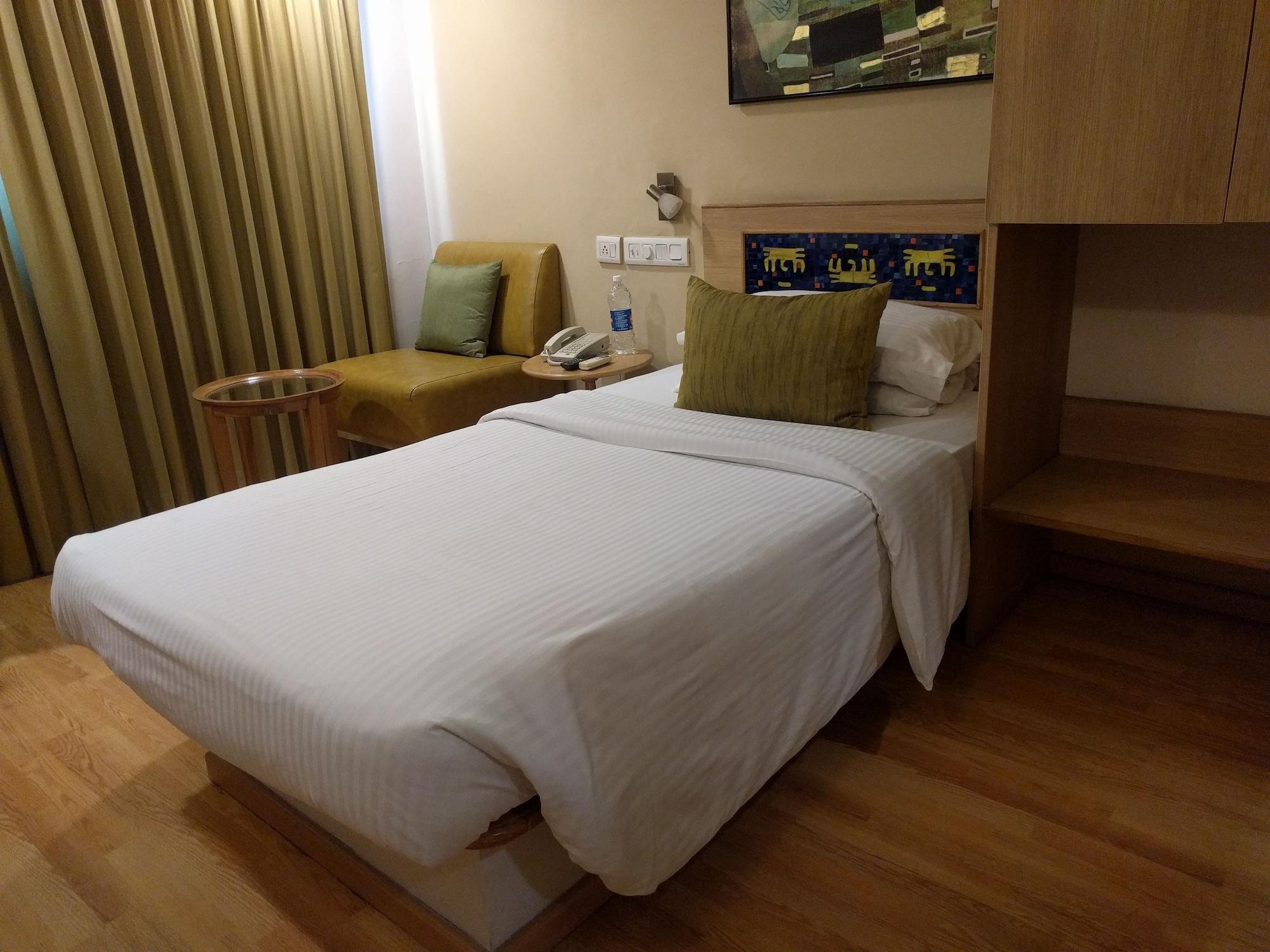 Lemon Tree Hotel, Udyog Vihar, Gurugram Гургаон Екстериор снимка