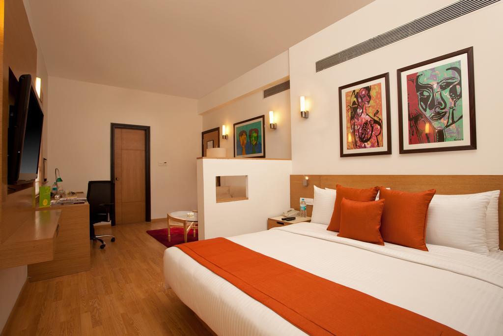 Lemon Tree Hotel, Udyog Vihar, Gurugram Гургаон Екстериор снимка