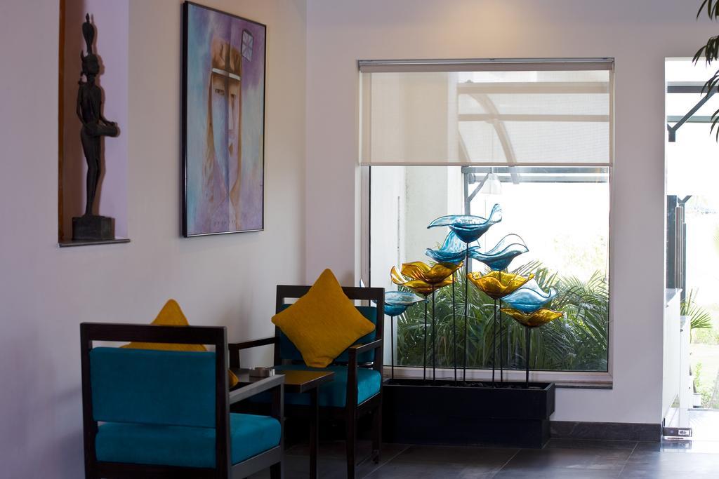 Lemon Tree Hotel, Udyog Vihar, Gurugram Гургаон Екстериор снимка