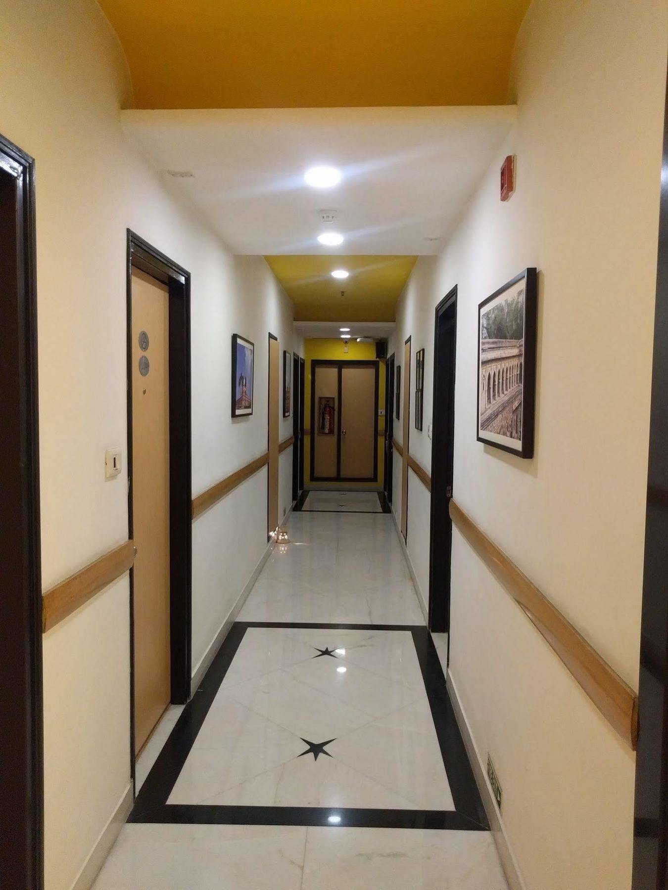 Lemon Tree Hotel, Udyog Vihar, Gurugram Гургаон Екстериор снимка